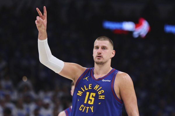 Phóng viên: Jokic đã đủ điều k