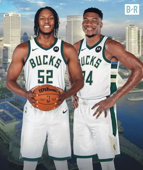 Bucks xem xét ký lại Sanassi